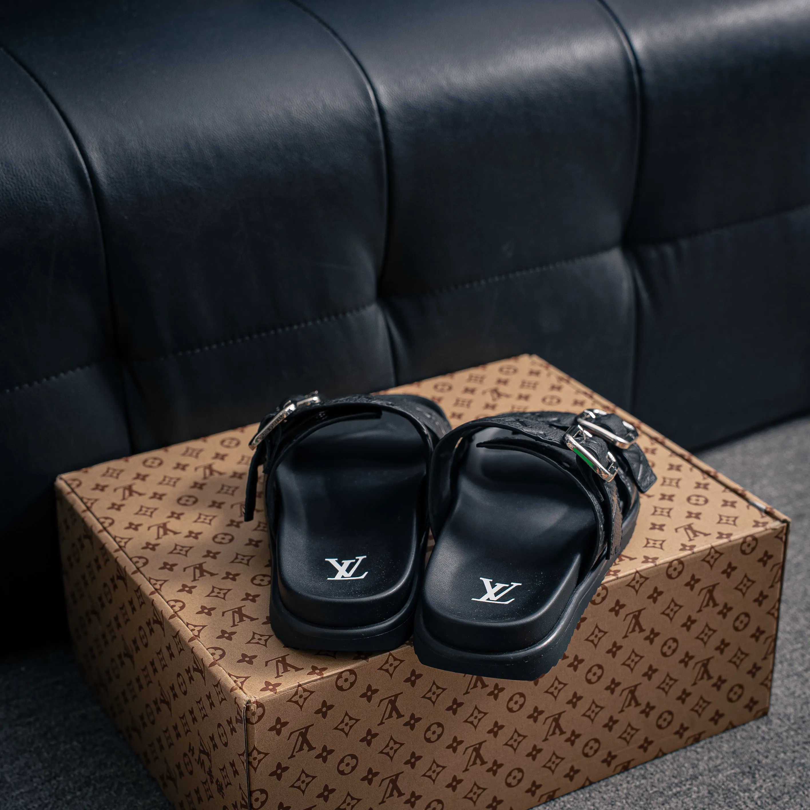 # LOUIS VUITTON ｜ 2026ss LOUIS VUITTON Venice Cowhide Leather Shoes Shoes Sandals 。 Cowhide Leather ，Shoes